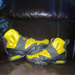 Like new! No original box,Air Max Express Pittsburgh Steelers.